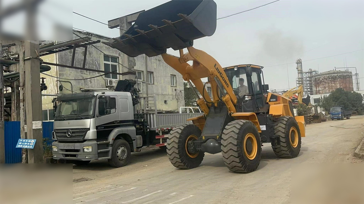 Chargeuse sur pneus LIUGONG 856H