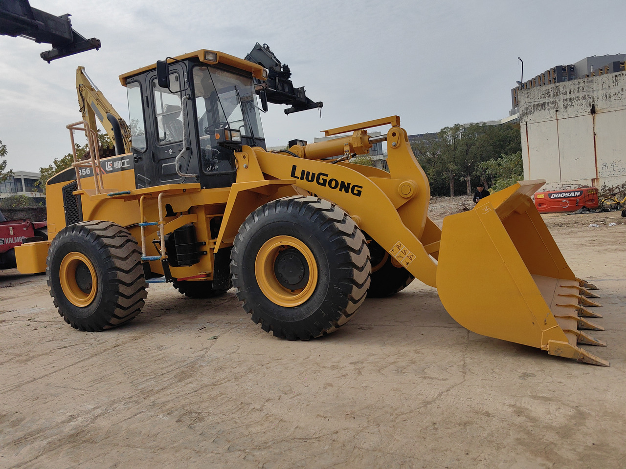 Chargeuse sur pneus LIUGONG 856 856H