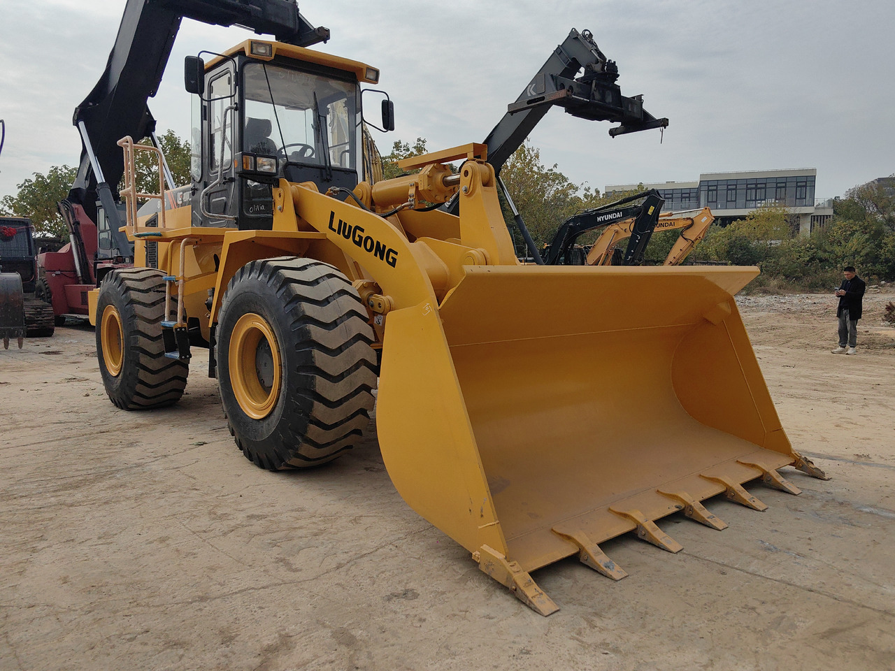 Chargeuse sur pneus LIUGONG 856 856H