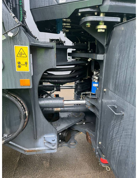 Chargeuse sur pneus LIUGONG 856 HE