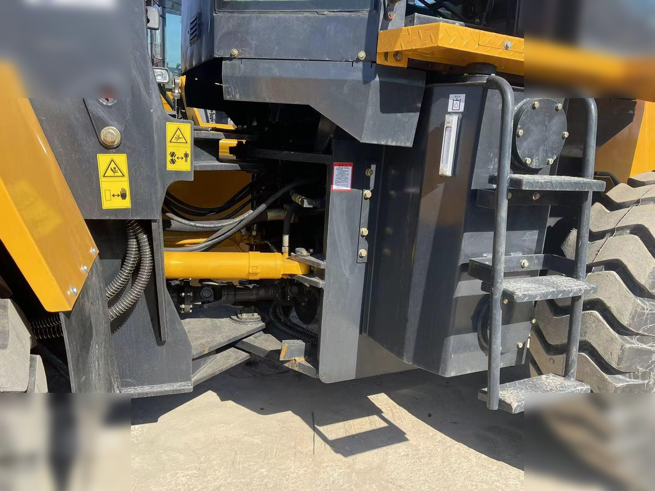 Chargeuse sur pneus LIUGONG CLG835H