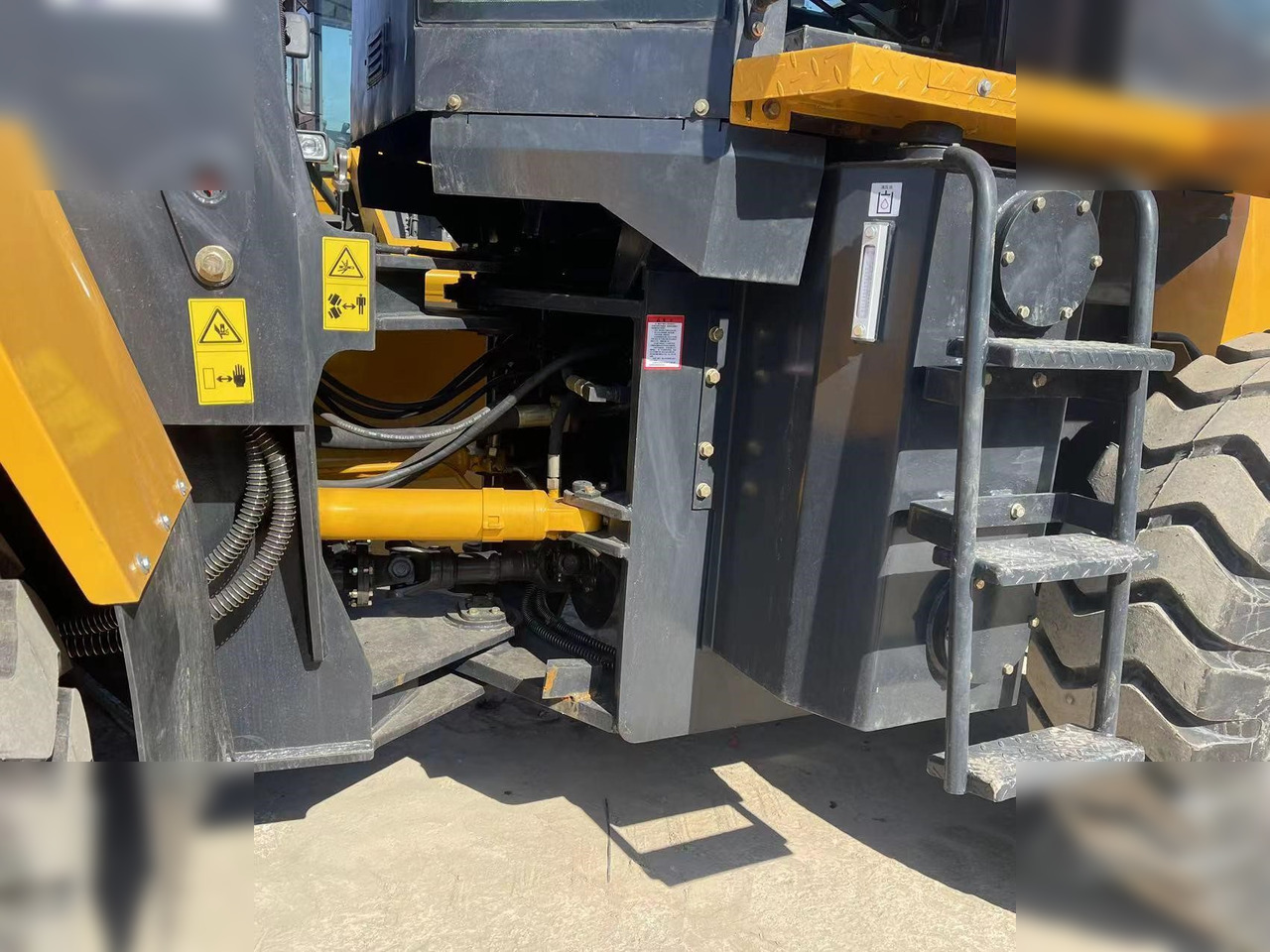 Chargeuse sur pneus LIUGONG CLG835H