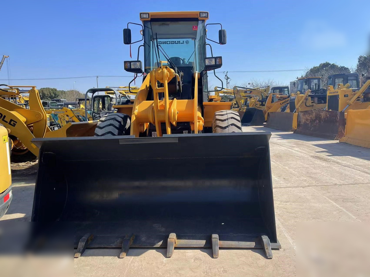 Chargeuse sur pneus LIUGONG CLG835H