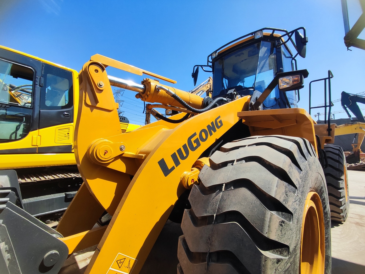 Chargeuse sur pneus LIUGONG CLG856H