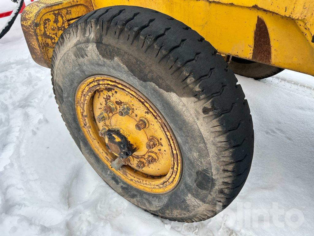 Chargeuse sur pneus LM 621