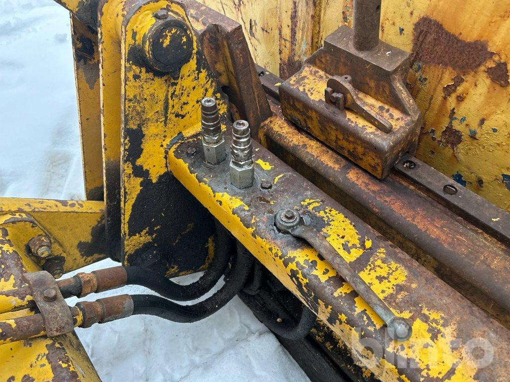 Chargeuse sur pneus LM 621