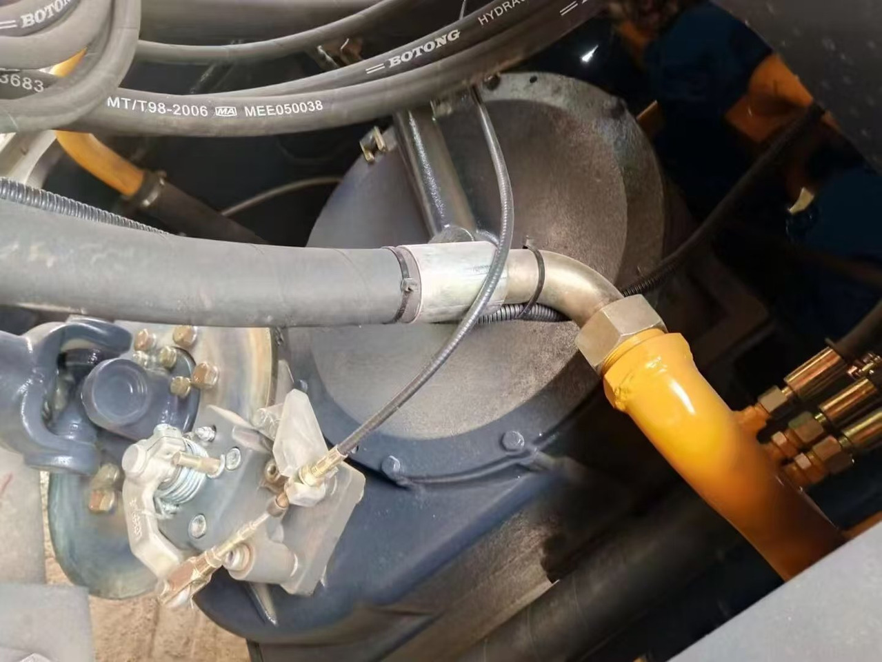 Chargeuse sur pneus LONKING 885
