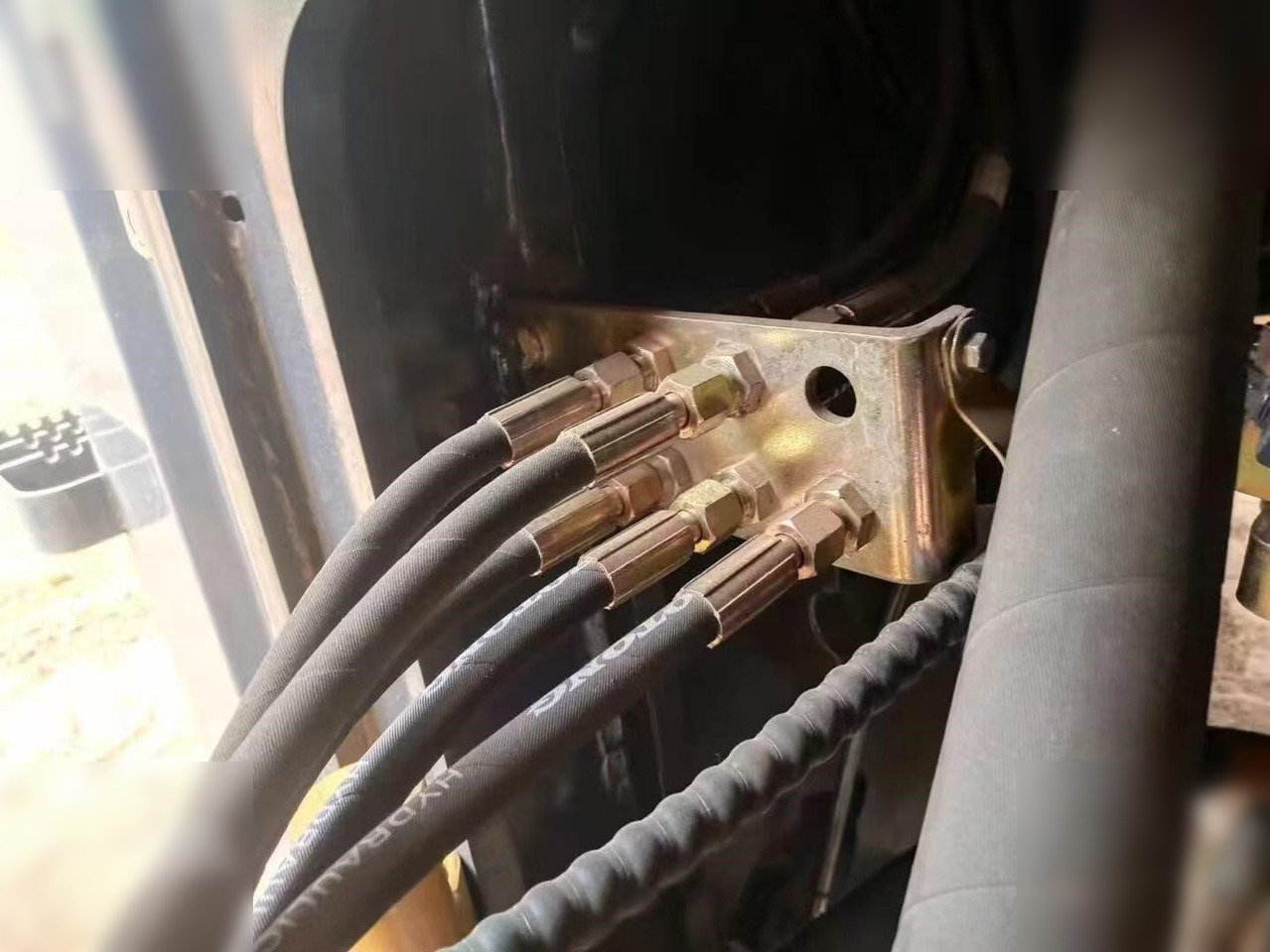 Chargeuse sur pneus LONKING CDM855NE