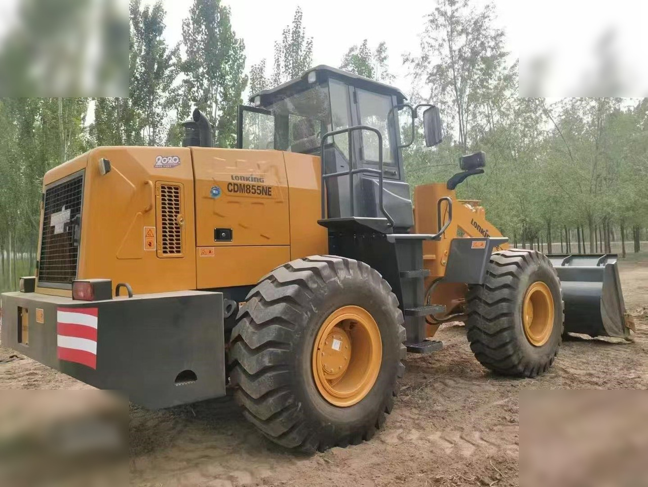 Chargeuse sur pneus LONKING CDM855NE