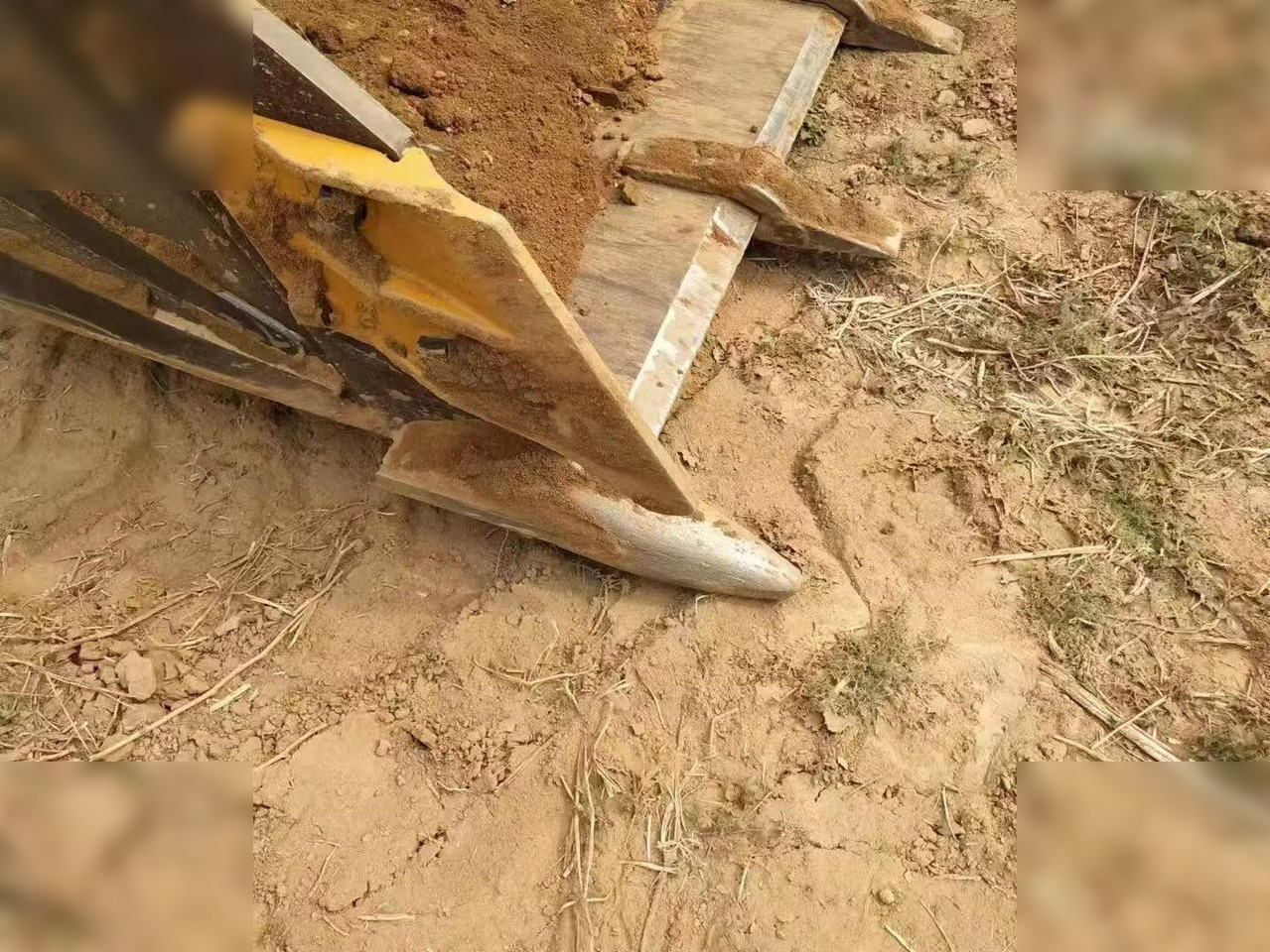 Chargeuse sur pneus LONKING CDM855NE