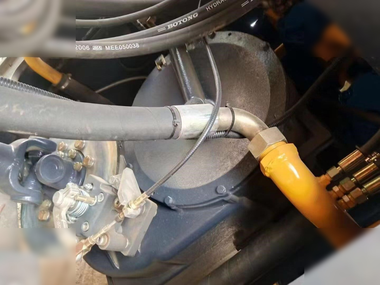 Chargeuse sur pneus LONKING CDM855NE