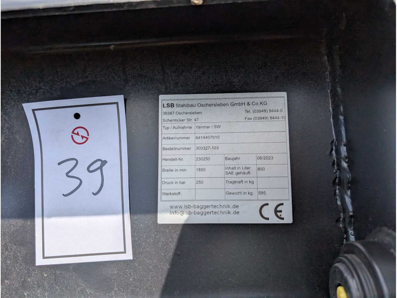 Chargeuse sur pneus LSB - UNI BUCKET WITH TEETH - AS - 1850 MM - 0.8 CBM - 2023 - BUCKETS