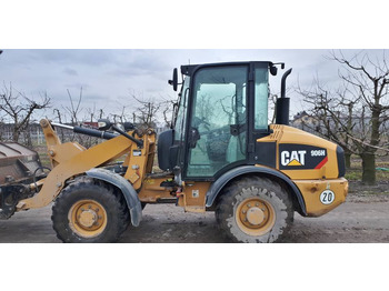 Chargeuse sur pneus  Ładowarka Caterpillar 906H widły + łyżka