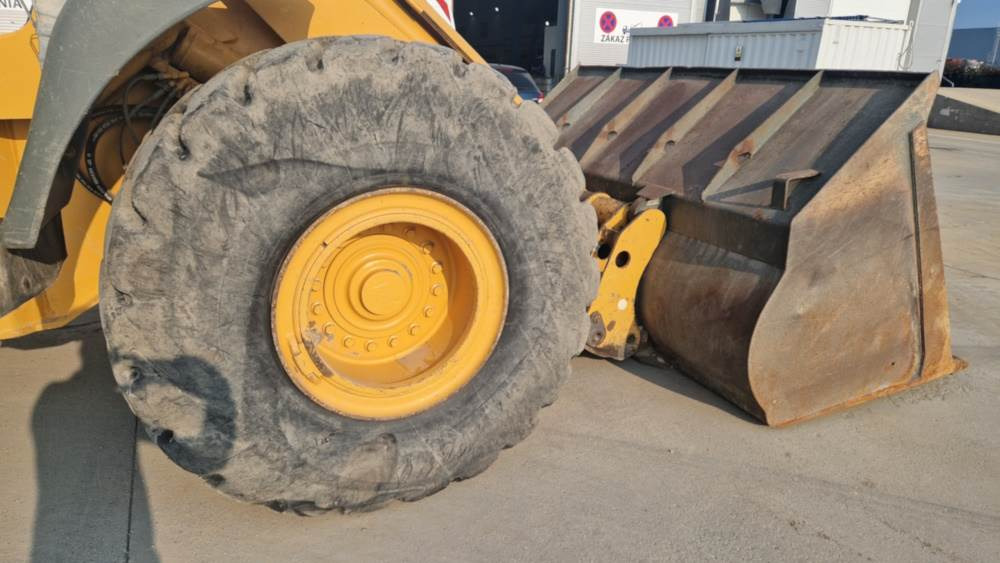 Chargeuse sur pneus Liebherr 556