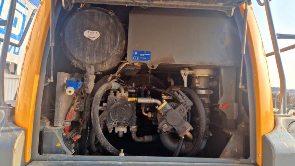 Chargeuse sur pneus Liebherr 556