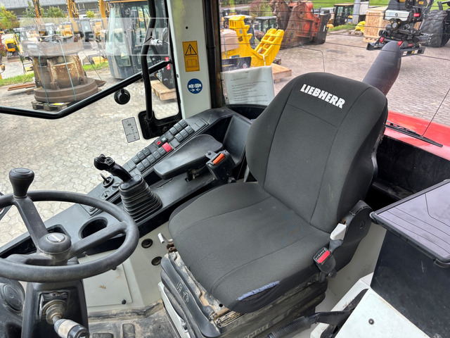 Chargeuse sur pneus Liebherr L506