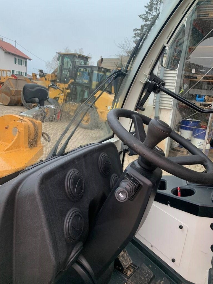 Chargeuse sur pneus Liebherr L506 Compact