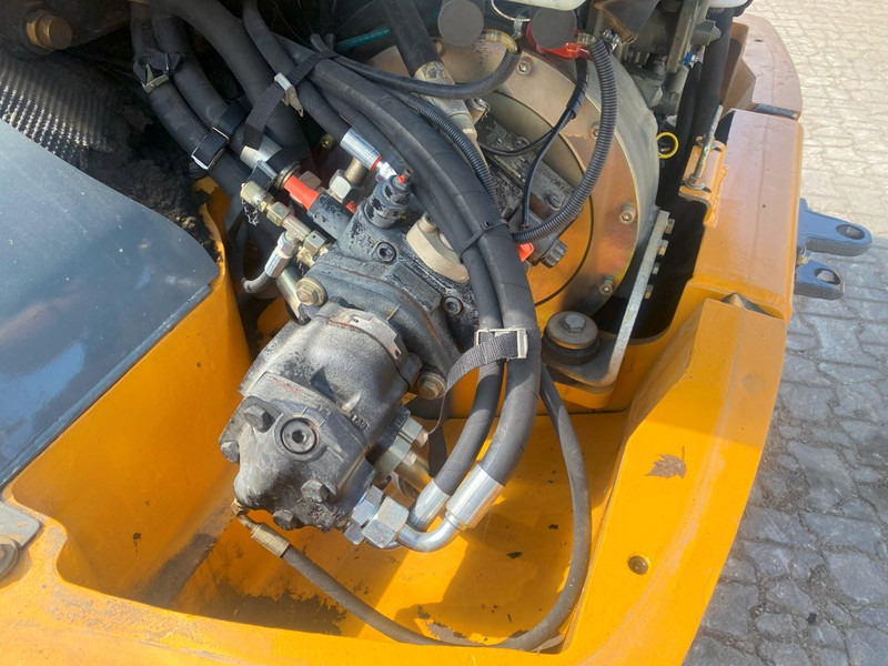 Chargeuse sur pneus Liebherr L506 stereo NVT