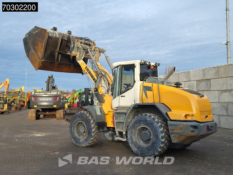 Chargeuse sur pneus Liebherr L538 High Tip Bucket