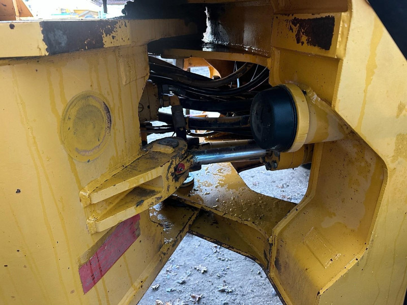 Chargeuse sur pneus Liebherr L541 Included spare wheels