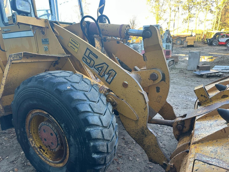 Chargeuse sur pneus Liebherr L541 Included spare wheels