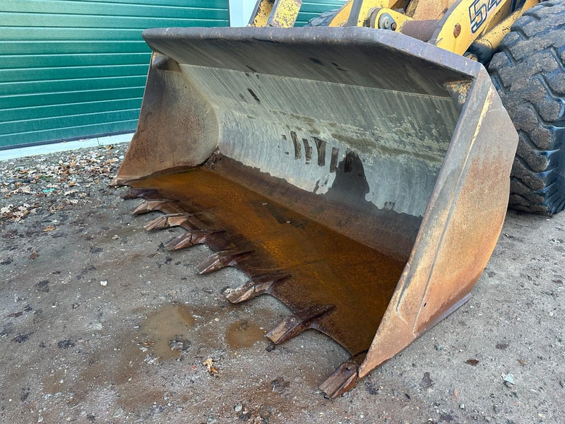 Chargeuse sur pneus Liebherr L541 Included spare wheels