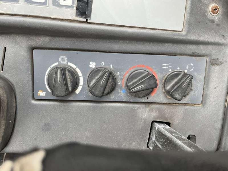 Chargeuse sur pneus Liebherr L554