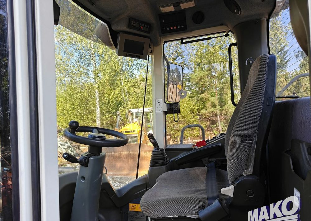 Chargeuse sur pneus Liebherr L566