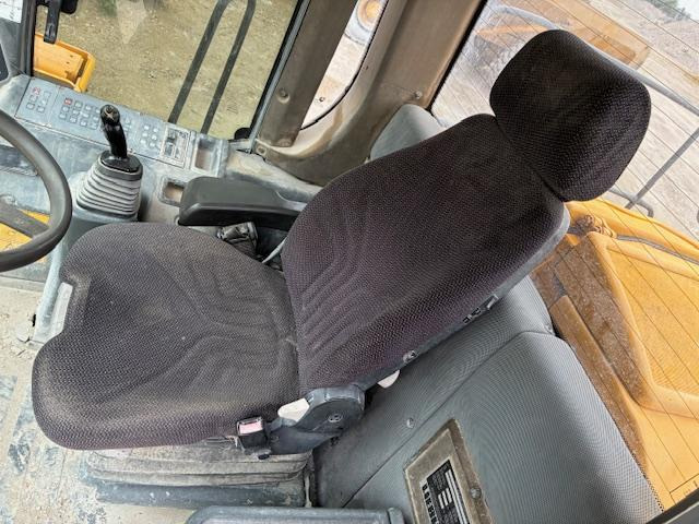 Chargeuse sur pneus Liebherr L566