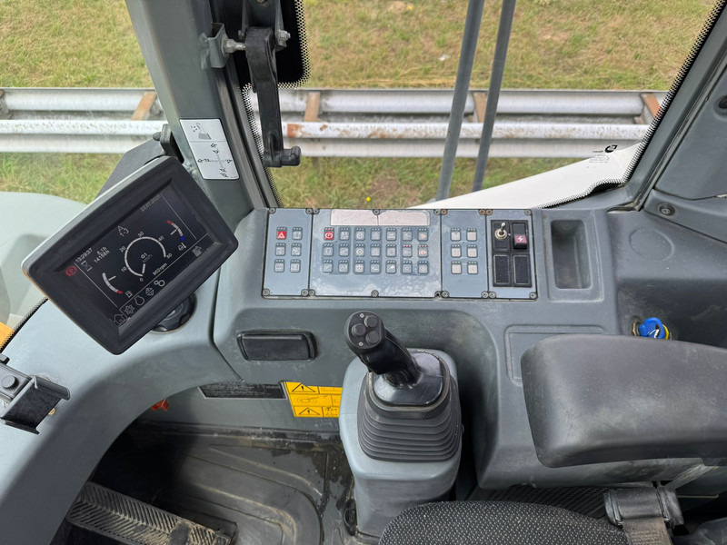 Chargeuse sur pneus Liebherr L566 2plus2