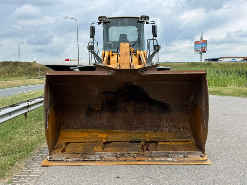 Chargeuse sur pneus Liebherr L566 2plus2