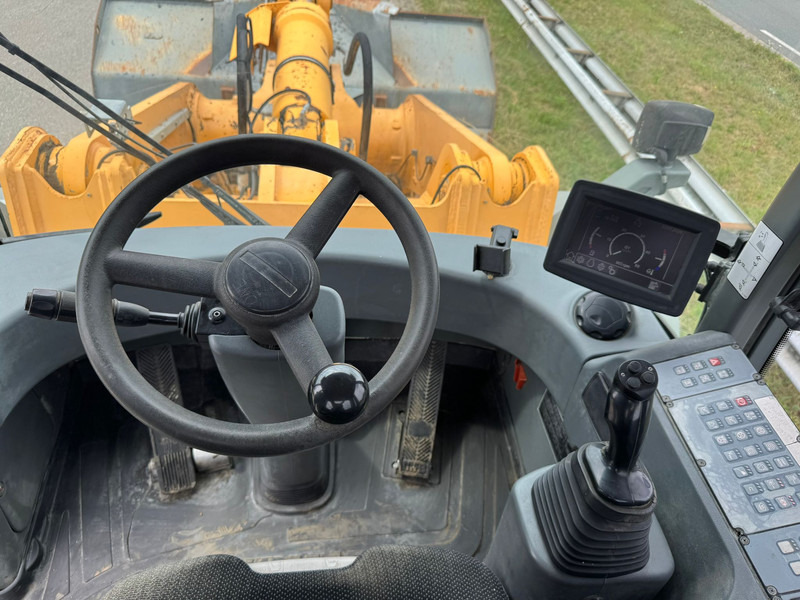 Chargeuse sur pneus Liebherr L566 2plus2