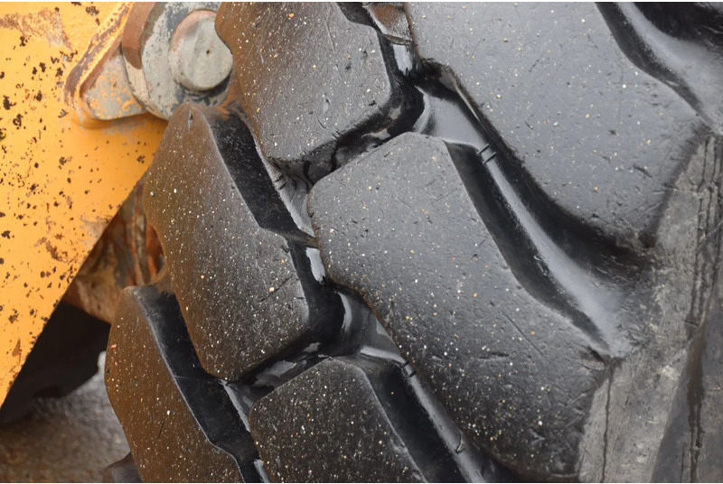 Chargeuse sur pneus Liebherr L576 X power -stock id93