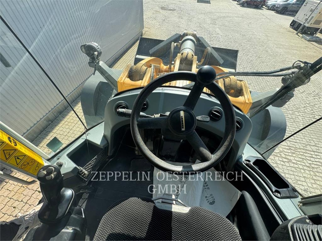 Chargeuse sur pneus Liebherr L586