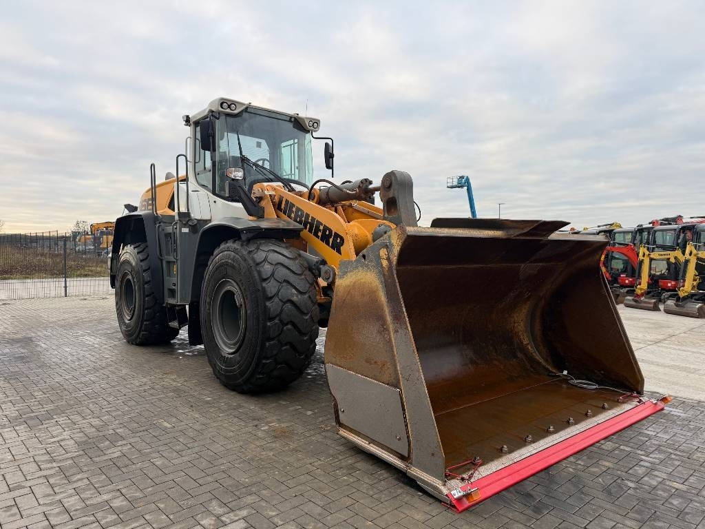 Chargeuse sur pneus Liebherr L 566