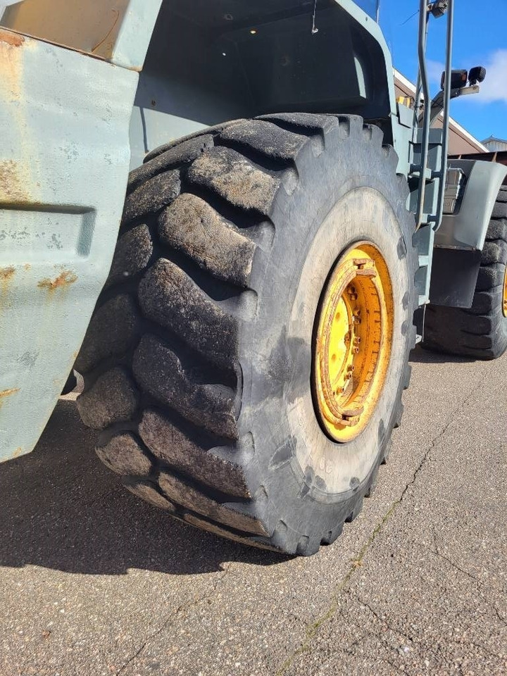 Chargeuse sur pneus Liebherr L 586 2Plus2