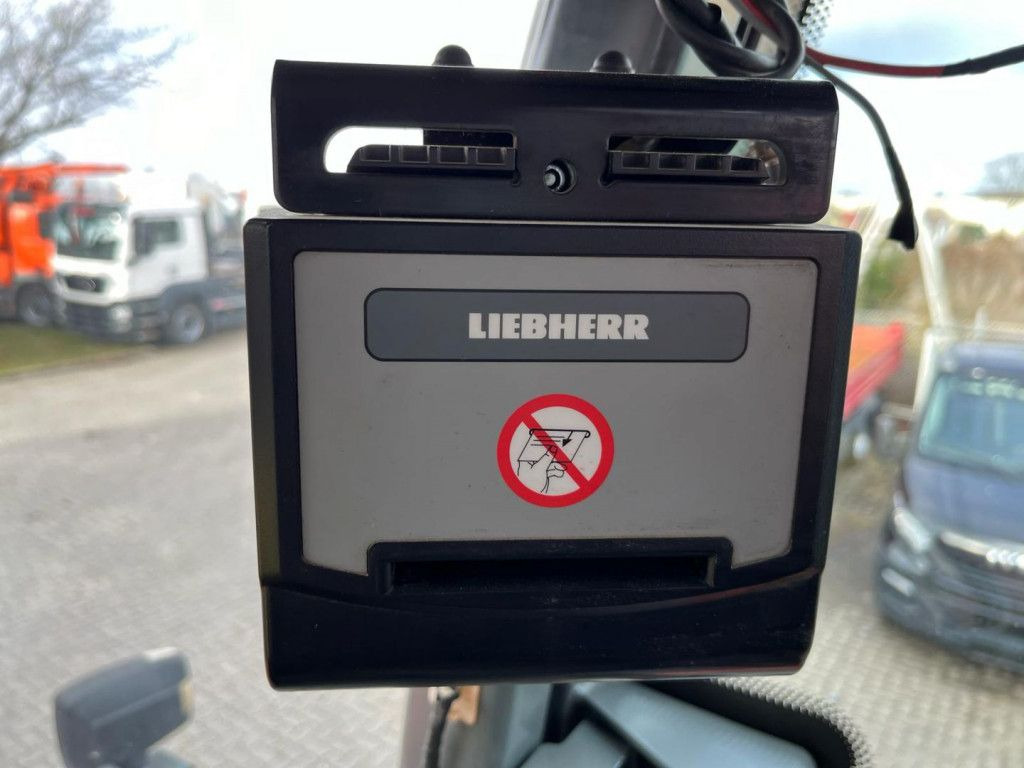 Chargeuse sur pneus Liebherr Radlader L 566 Radlader