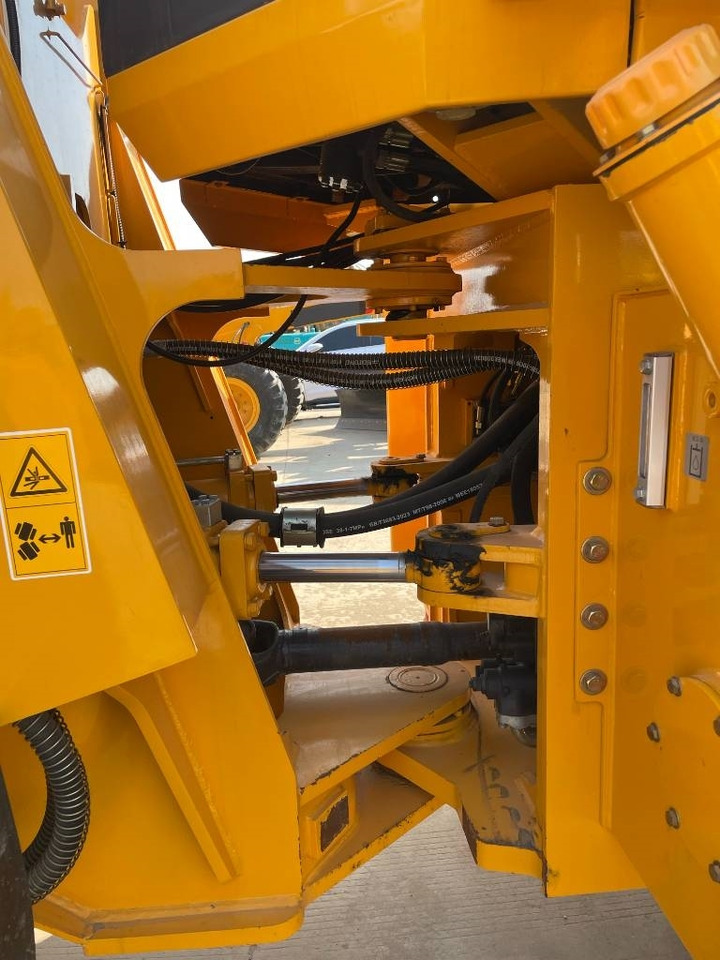 Chargeuse sur pneus Liugong 856 H