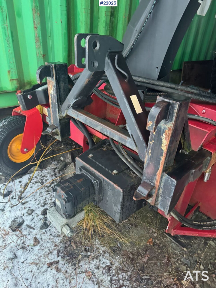 Chargeuse sur pneus Lundberg 6200LSE hjullaster m/ snøfres, skuffe og pallegafler.