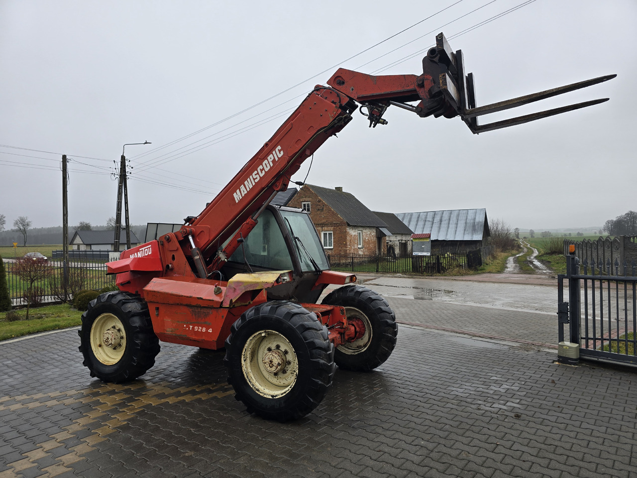 Chargeuse sur pneus MANITOU MT 928-4