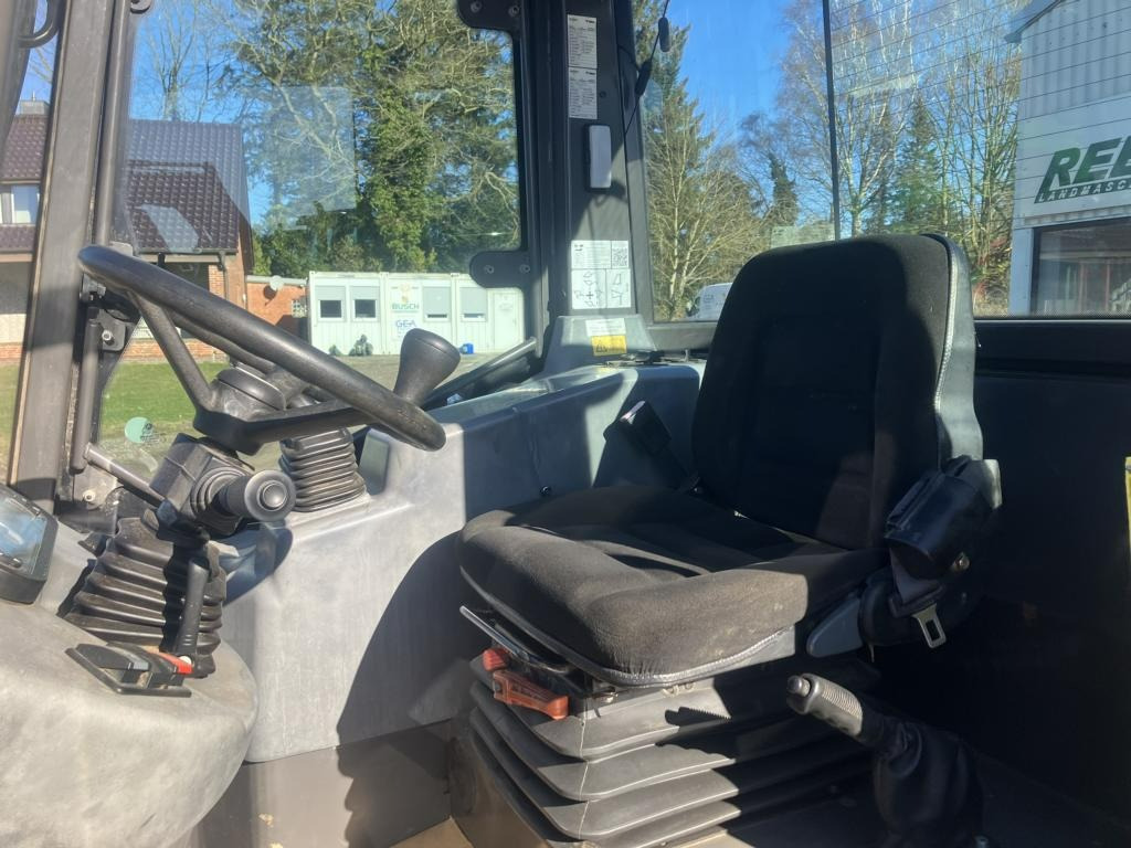 Chargeuse sur pneus MECALAC AX 850