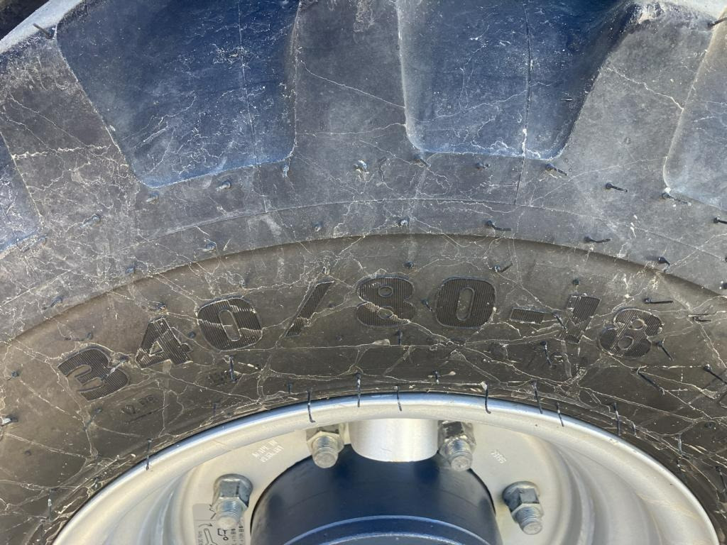 Chargeuse sur pneus MECALAC AX 850