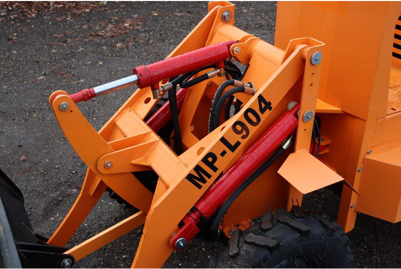 Chargeuse sur pneus Machpro MPL904