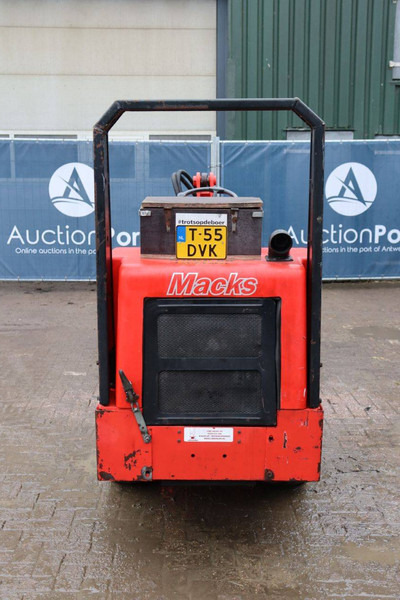 Chargeuse sur pneus Macks 333