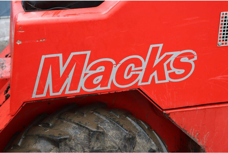 Chargeuse sur pneus Macks 333