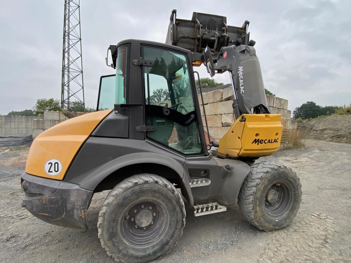 Chargeuse sur pneus Mecalac AS 900