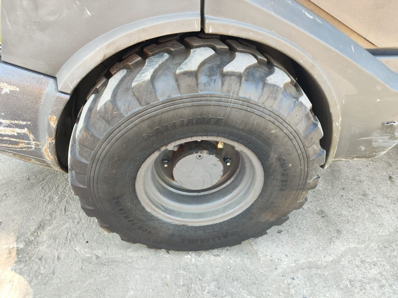 Chargeuse sur pneus Mecalac AX 1000