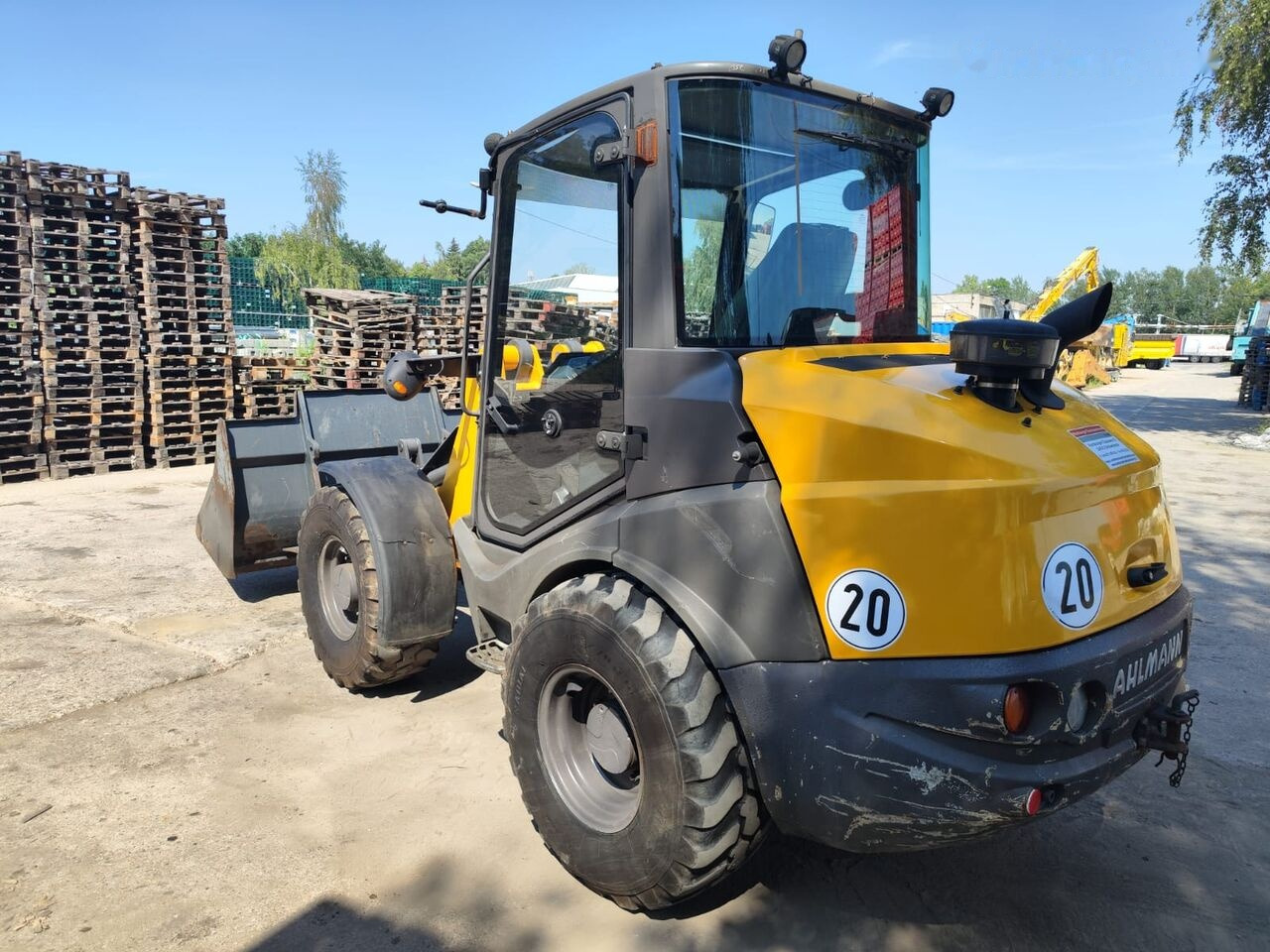 Chargeuse sur pneus Mecalac AX 1000