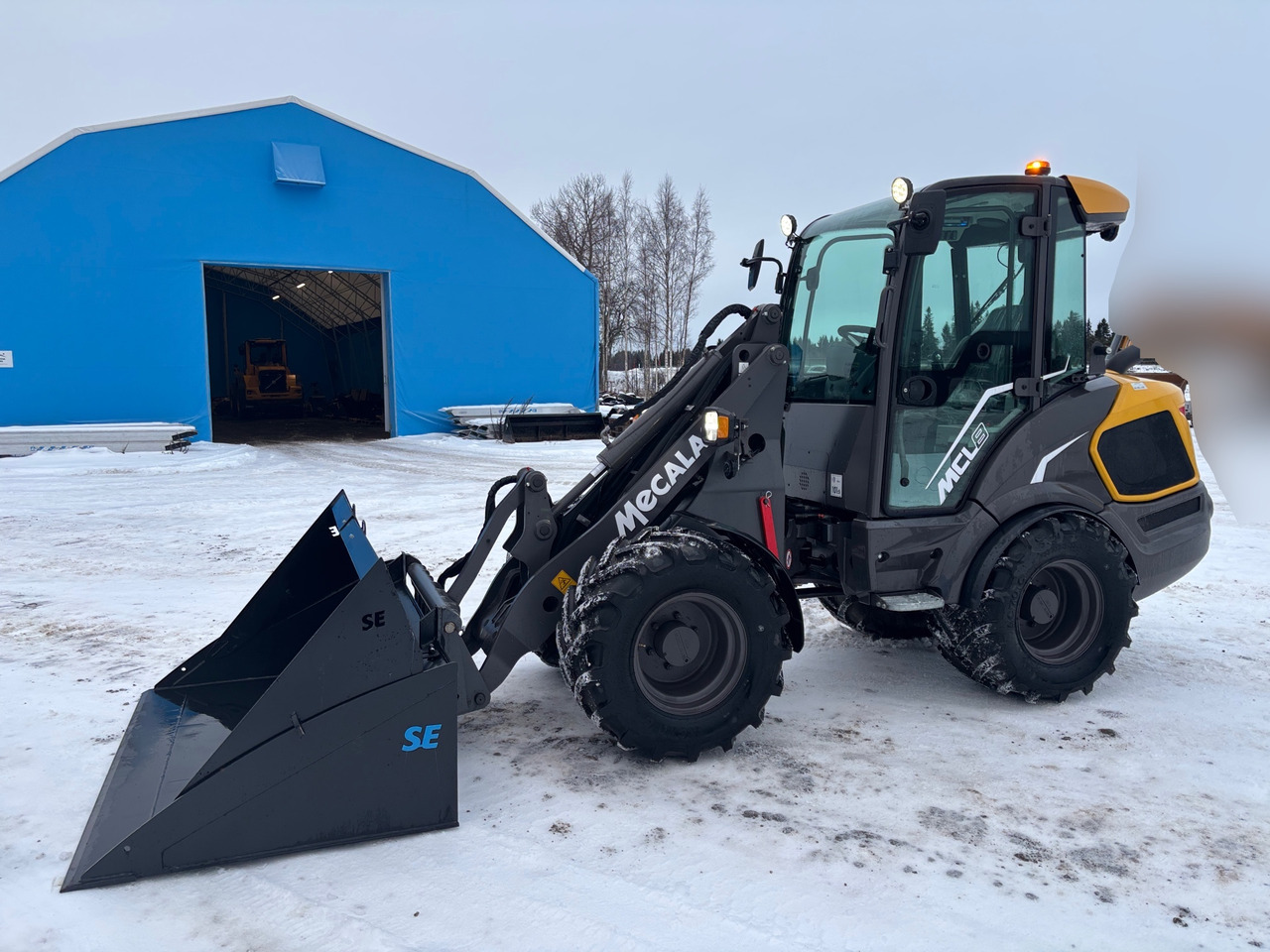 Chargeuse sur pneus Mecalac MCL8