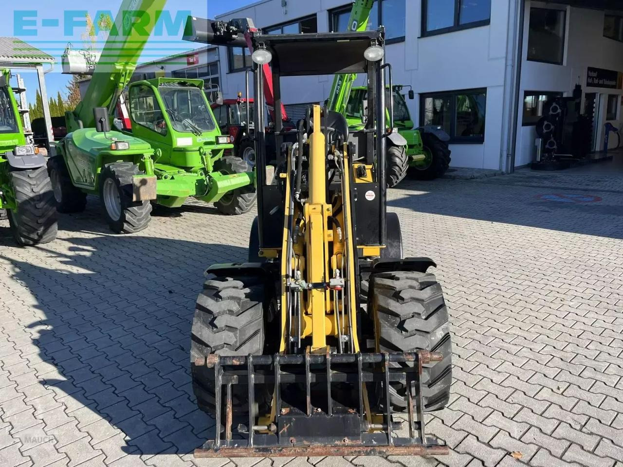 Chargeuse sur pneus Mustang 340 mit euroaufnahme hydraulisch